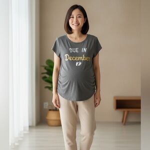 NWT Grayson Threads Pregnancy Gray ‘Due in December’ Top with White/Gold Text  M